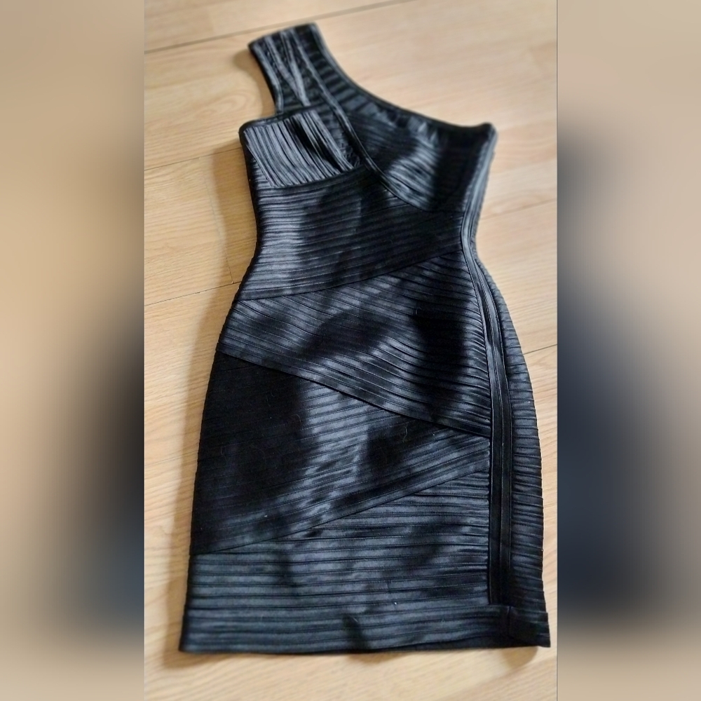 BCBGMaxAzria Elegant Black Asymmetrical Dress